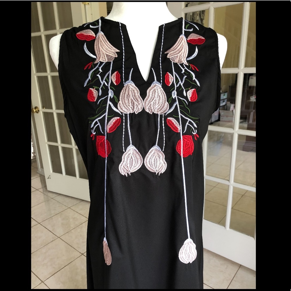 NEW Floral Maxi Dress - Picture 7 of 8